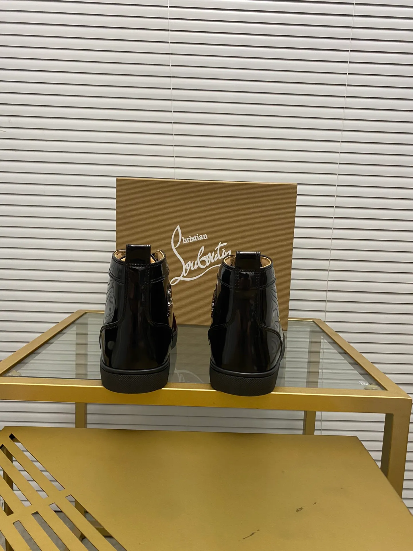 (Customized model) Ex-factory price is 540. christian louboutin (CL red sole shoes) counter series, casual sneakers for couples 📢 📢 📢 Exclusive hot style release 🎈🎈💪 Movable latex feet 👻 Finished outsole line [Proud] 😝Female 35-40# Male 38#-46, global supply😝 [Top version]: Original imported genuine leather upper, top original leather lining, original molded TPU outsole, original 1:1 detail processing, original shoe last,